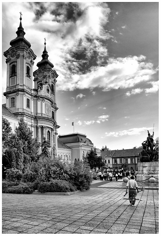 Piękna architektura Egeru + rozpoczynający się festyn