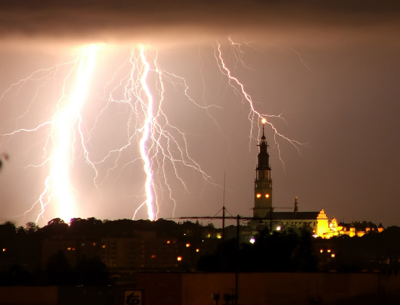 Święta Wieża pod napięciem..cz.1