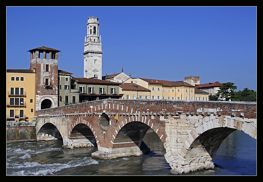 Ponte Pietra w Veronie.