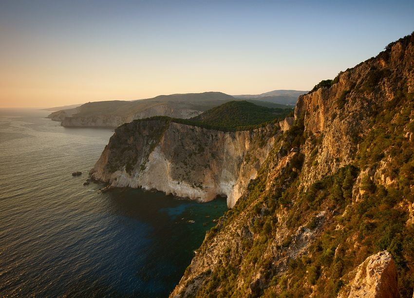 Zakinthos - przylądek Keri tuż przed zachodem słońca