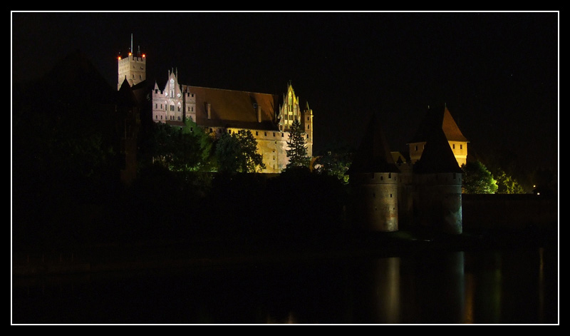 Malbork nocą