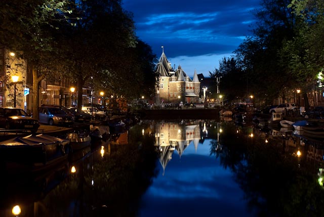 Amsterdam nocą