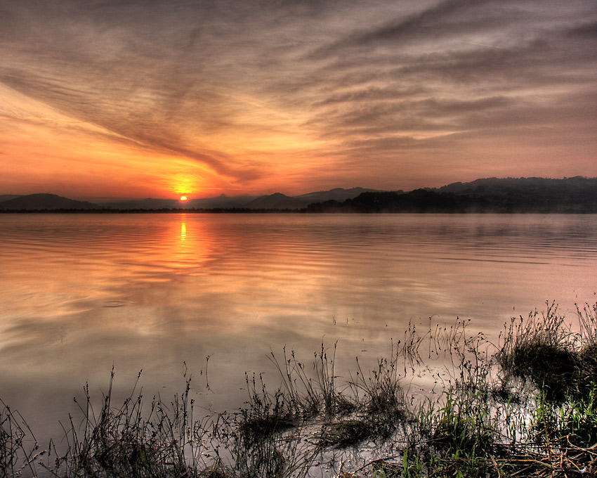 Jezioro Rożnowskie - ranek