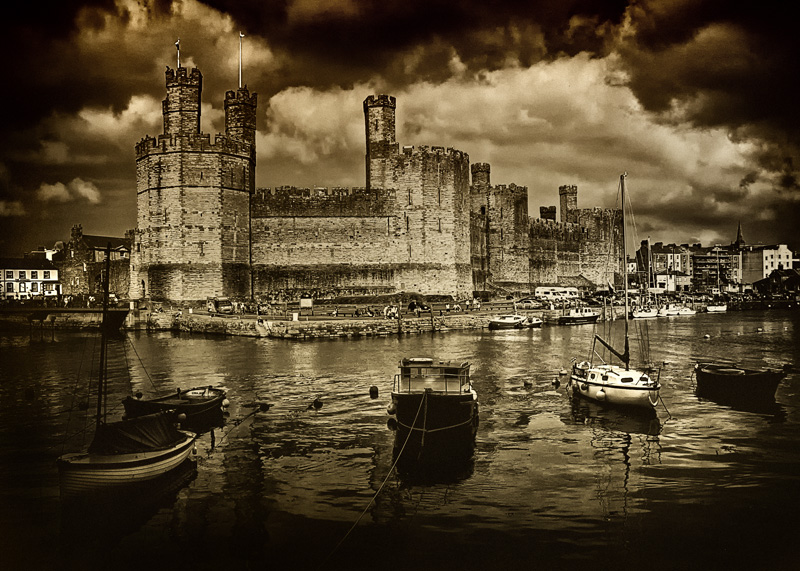 Caernarfon Castle - Walia  PE