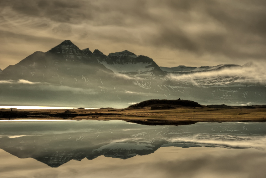 ICELAND - day and night