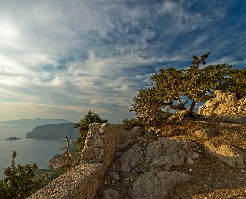 Rodos-na zamku Monolithos