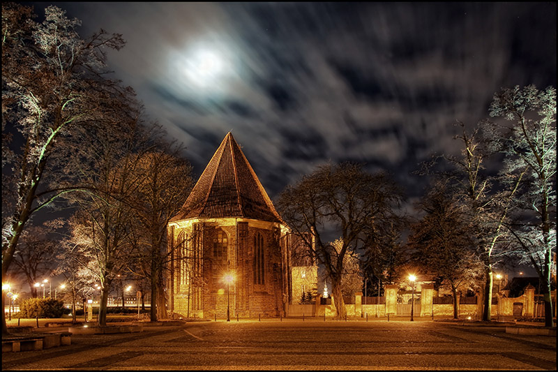 Poznań nocą