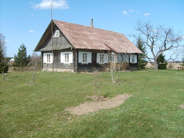 Litwa; polska chata wiosenną porą