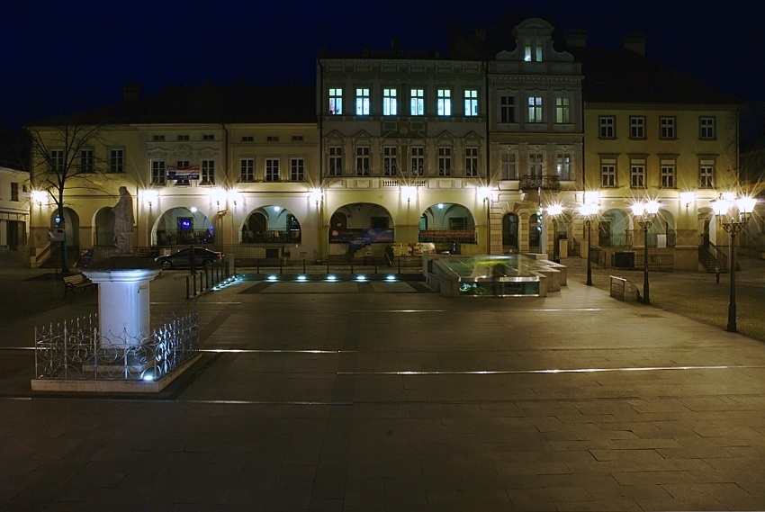 Rynek nocą