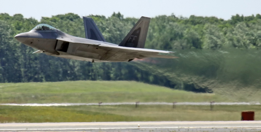 F-22 Raptor take off