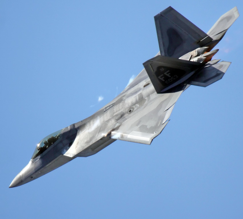 F22 dive