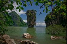 JAMES BOND ISLAND