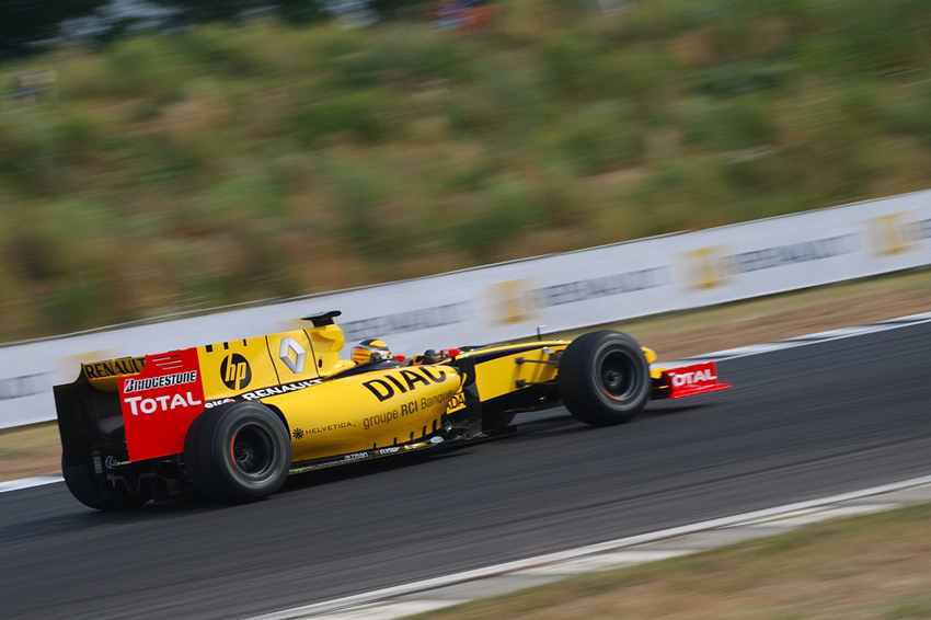 N-Gine Renault F1 Team Show