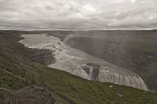 Gullfoss  . . . . by dojść do żródła trzeba płynąć pod prąd