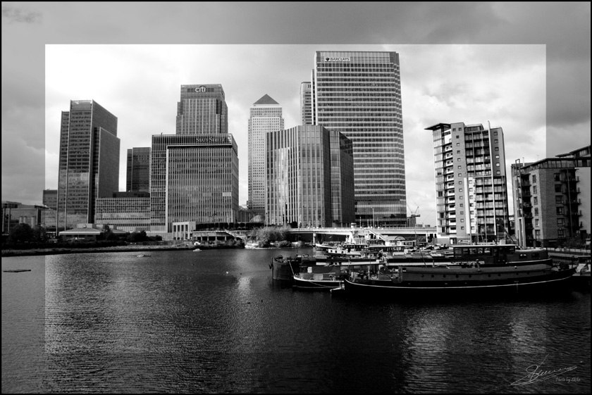 Canary Wharf B/W