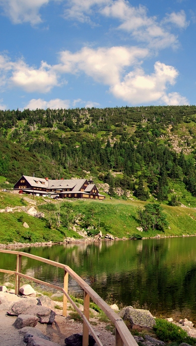 Karkonosze, Schronisko Samotnia