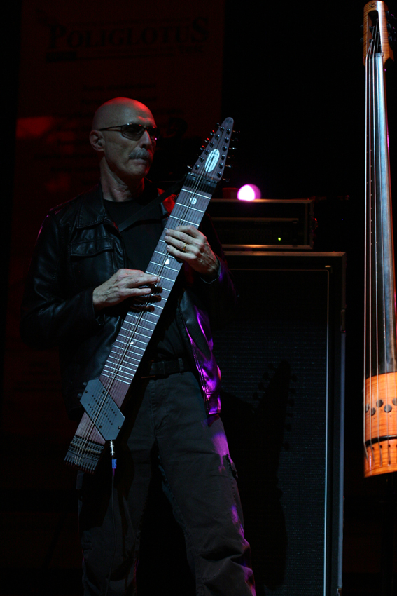 Tony  Levin