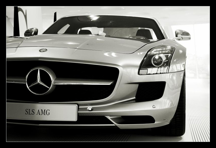 Mercedes SLS