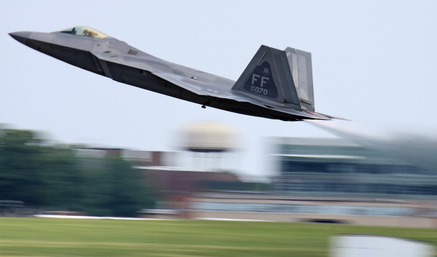 F-22 take off 2