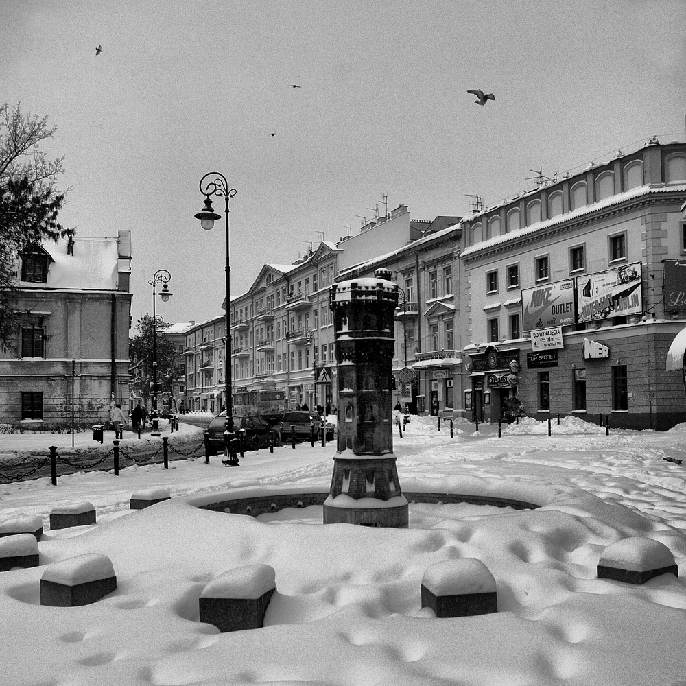 Lublin - Plac Wolności, wieża cisnień fontanna MPWiK