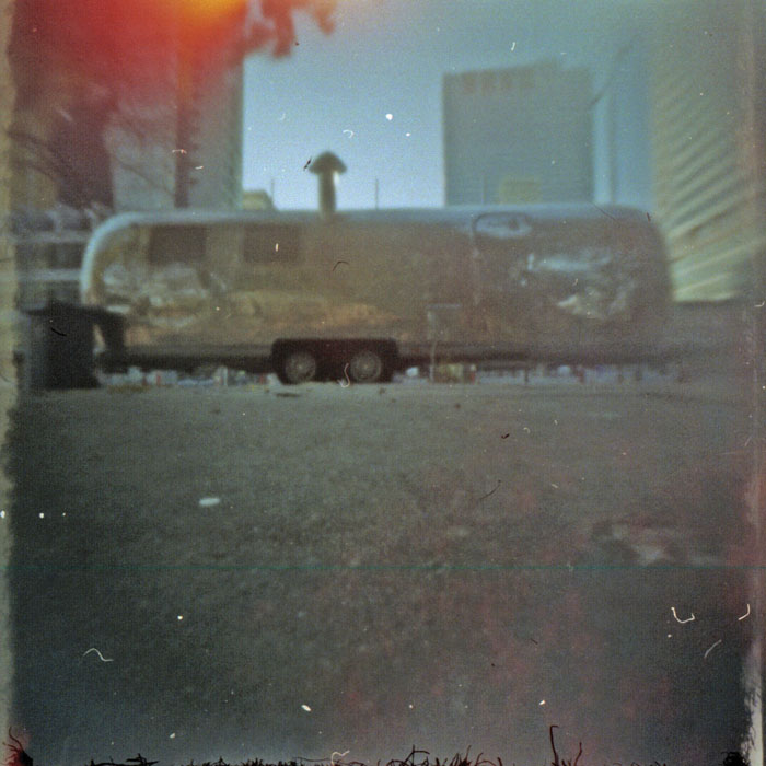 pinhole200