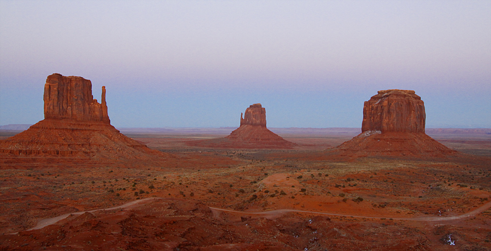 Monument Valley po zachodzie słońca