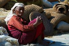 Nepal-Kobieta z Bhaktapur