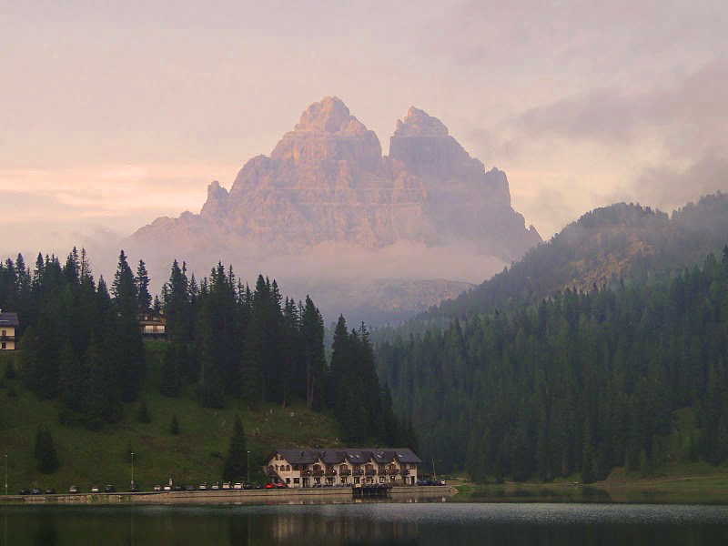 Zachód słońca nad Lago di Misurina