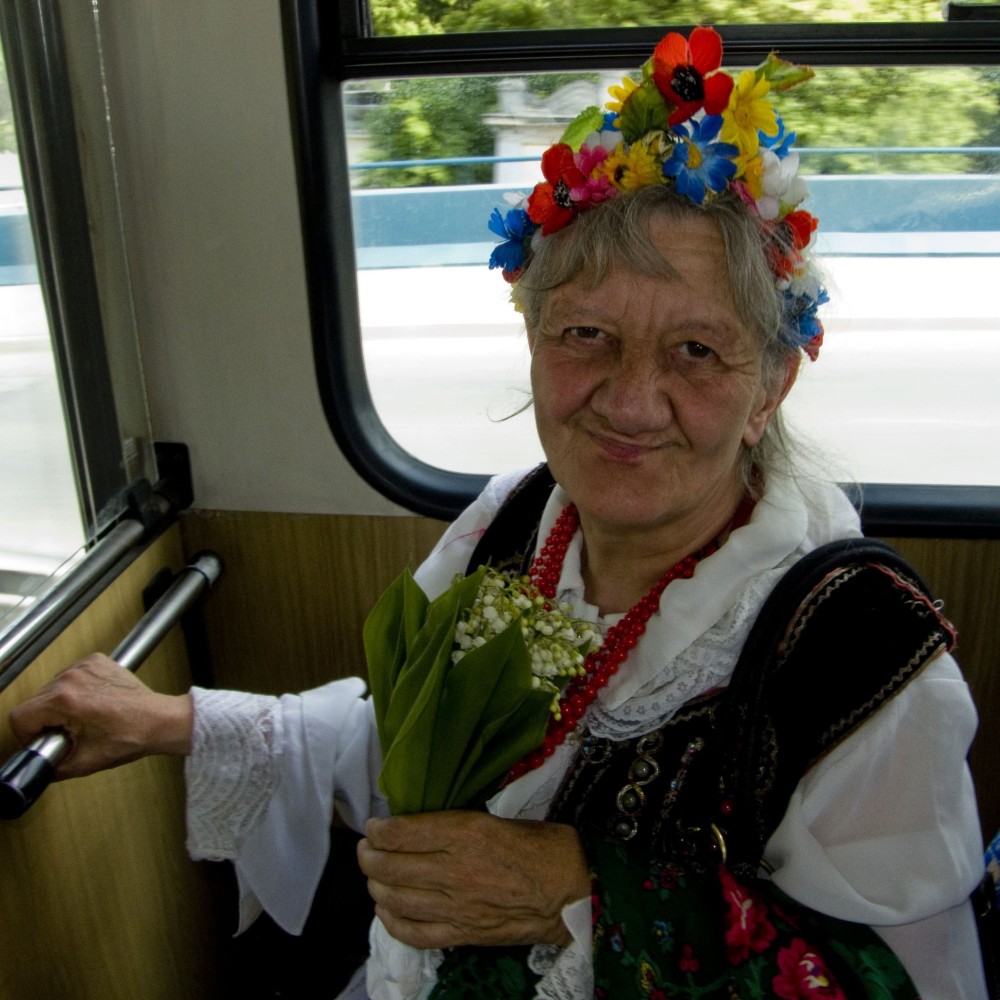 Kocia mama z Pradnika Czerwonego w tramwaju.