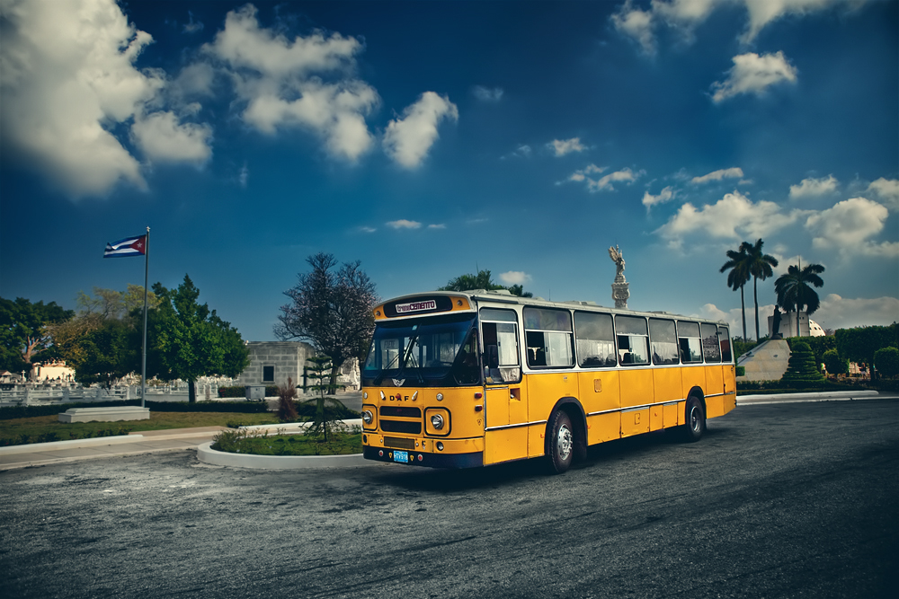 Habana cementary bus