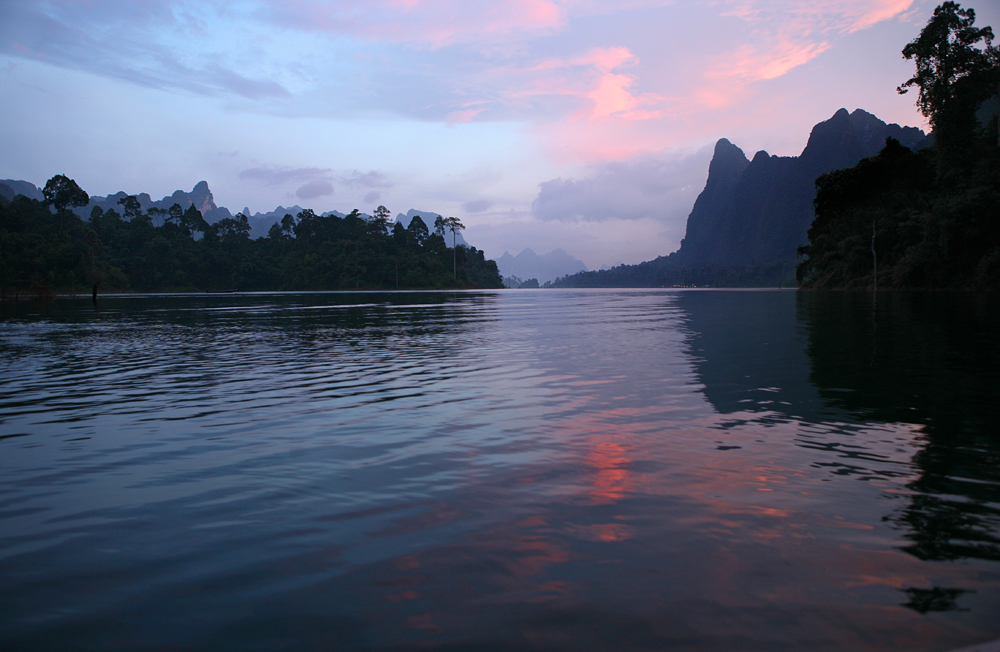 Chieow Laan Lake