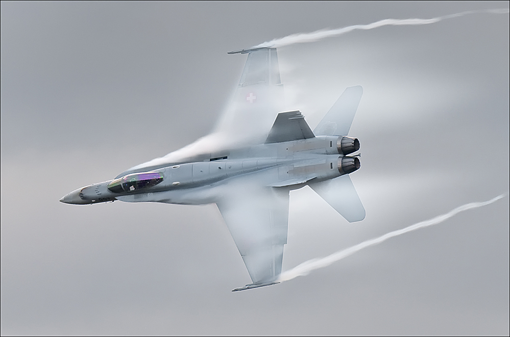 F-18 w całości