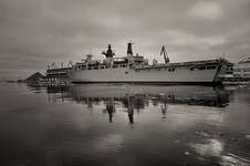 HMS Bulwark (L15)