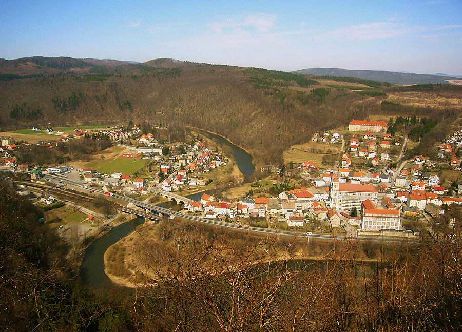 widok na Bardo z Obrywu Skalnego