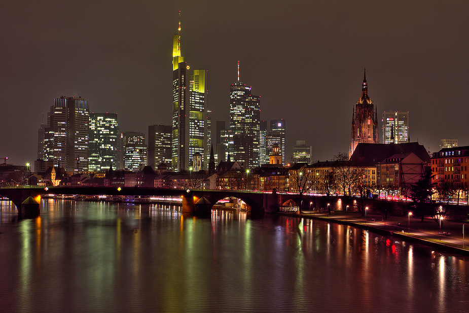 Frankfurt nocą