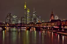 Frankfurt nocą