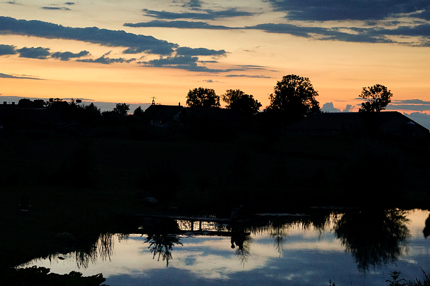 NIEBO NAD WESOŁOWEM