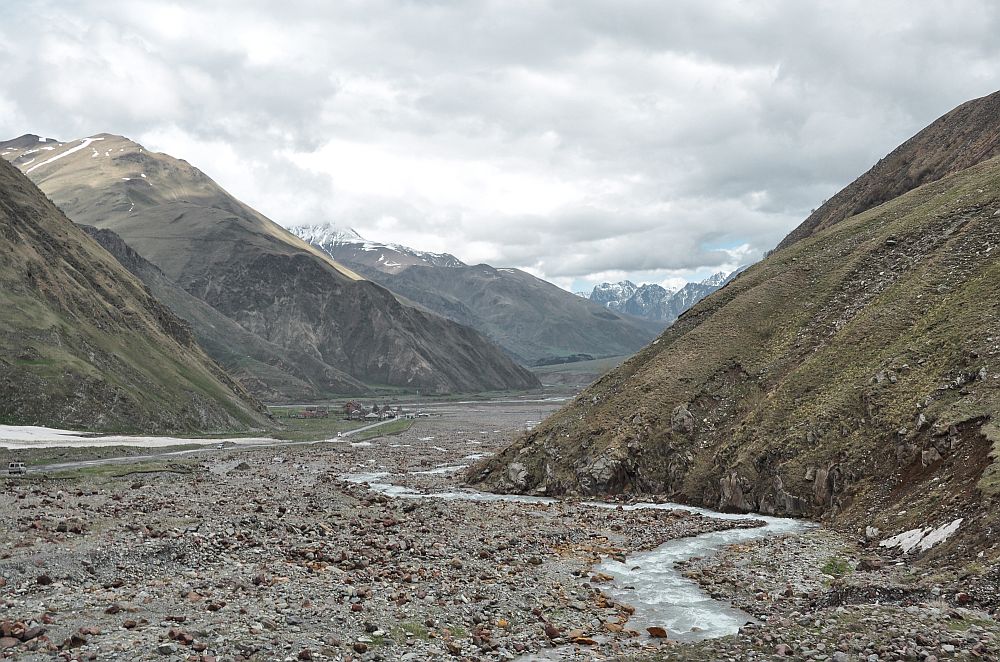 ustrzelone z okna marszrutki w drodze do Kazbegi