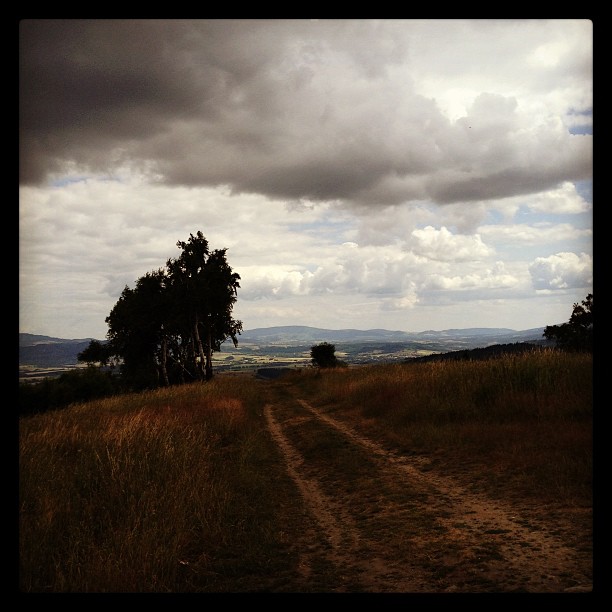 et nubes pluant...