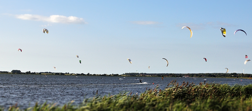 Kitesurfing