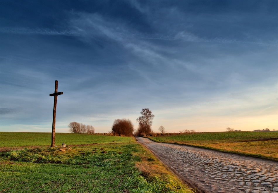 Przydrożny krzyż