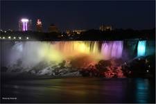 Wodospady Niagara Nocą