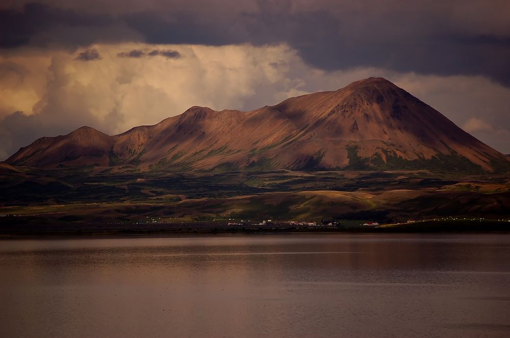 Nad jeziorem Myvatn