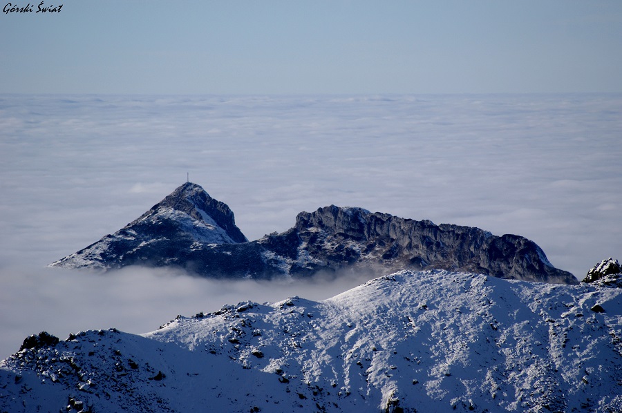 Giewont w morzu chmur