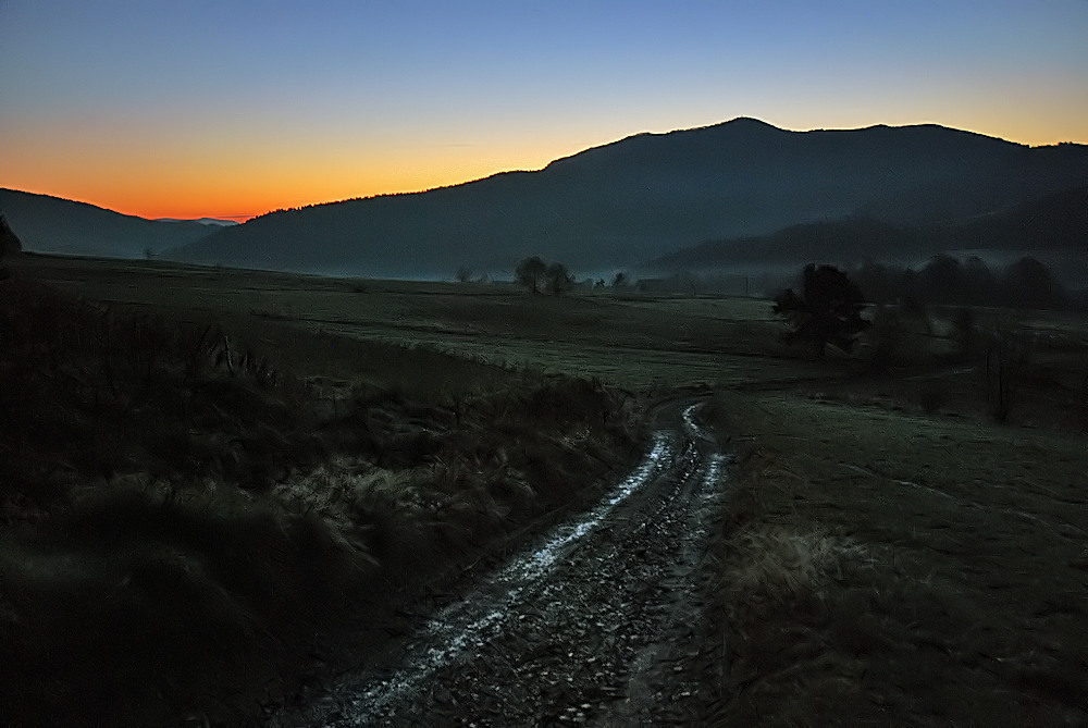 Noc nad doliną...