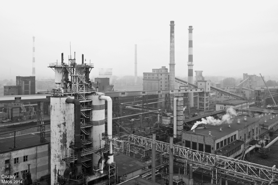 KOKSOWNIA CZĘSTOCHOWA NOWA - fragment panoramy Koksowni rozciągającej się ze szczytu płuczki benzolowej. / COKE PLANT CZESTOCHOWA NEW - view of plant from benzol scrubber.