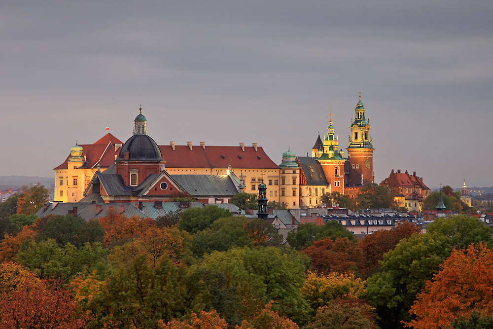 ...takie moje krakowskie....jesienny Wawel o zmroku...