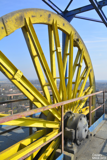 KWK Centrum Bytom - Szyb Witczak, górne koło kierownicze lin wyciągowych. / Coal Mine "Centrum" in Bytom - Shaft Witczak, steering wheel of hoisting ropes.