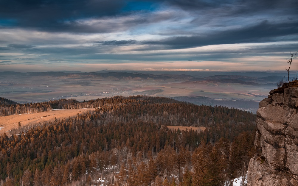 PANORAMA ZE SZCZELINCA WIELKIEGO(GORY STOLOWE)