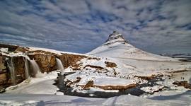 Kirkjufellsfoss na zimowo